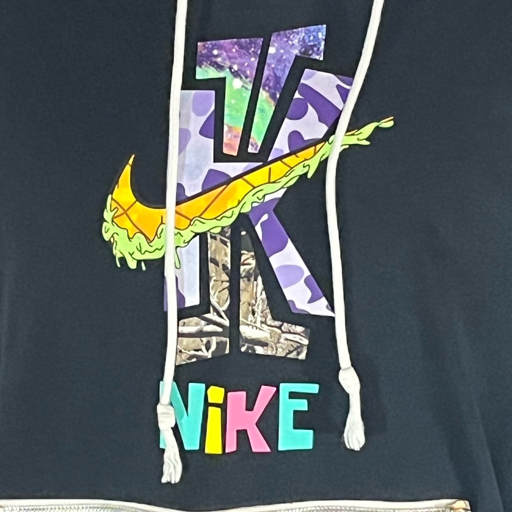 Nike Standard Issue Kyrie Irving SpongeBob Dri-Fit Hoodie - Picture 2 of 11
